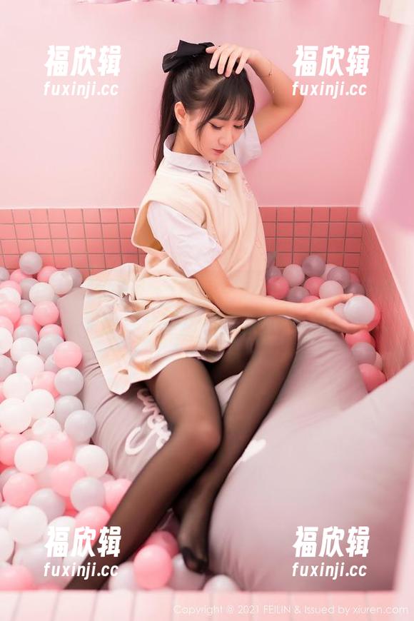 Feilin嗲囡囡 - 让你眼花的Misty萌晰美足原图！分享这种美太easy了！