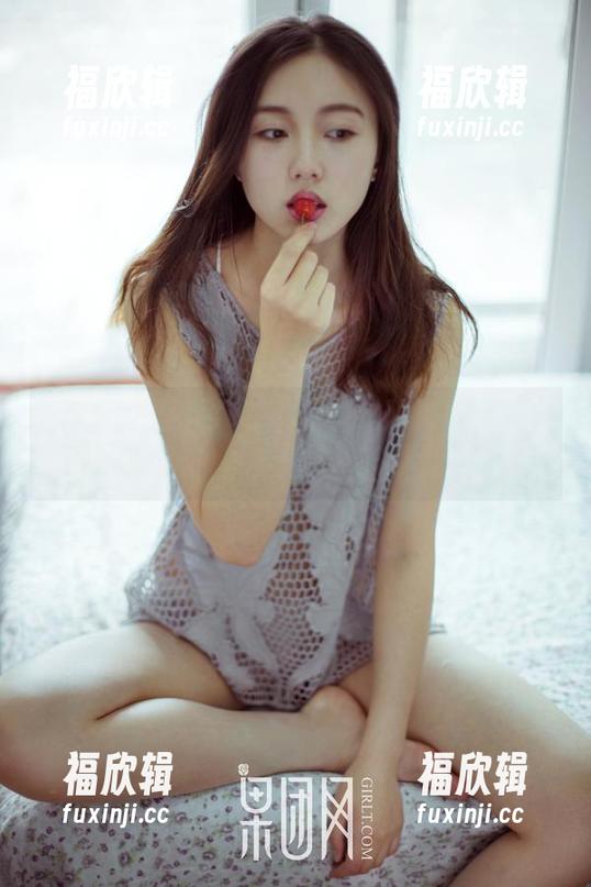 GIRLT果团网-龚玥菲 GIRLT果团网 - 龚玥菲裸足写真,资源里的光影太撩人了!