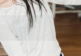 HuaYang花漾 – 学姐点亮生活，乔漫妮mina的全套图集等你来翻阅！