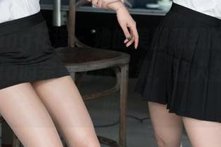 HuaYang花漾 – 她的美脚和我的心：易阳Silvia的完美脚踝合集，让人想多看几眼