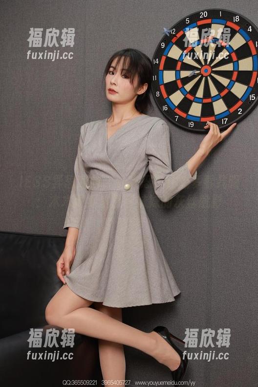 IESS异思趣向-木木 IESS异思趣向 - 让人忍不住想多看几眼:木木图集里酒窝妹妹的灰丝魅影