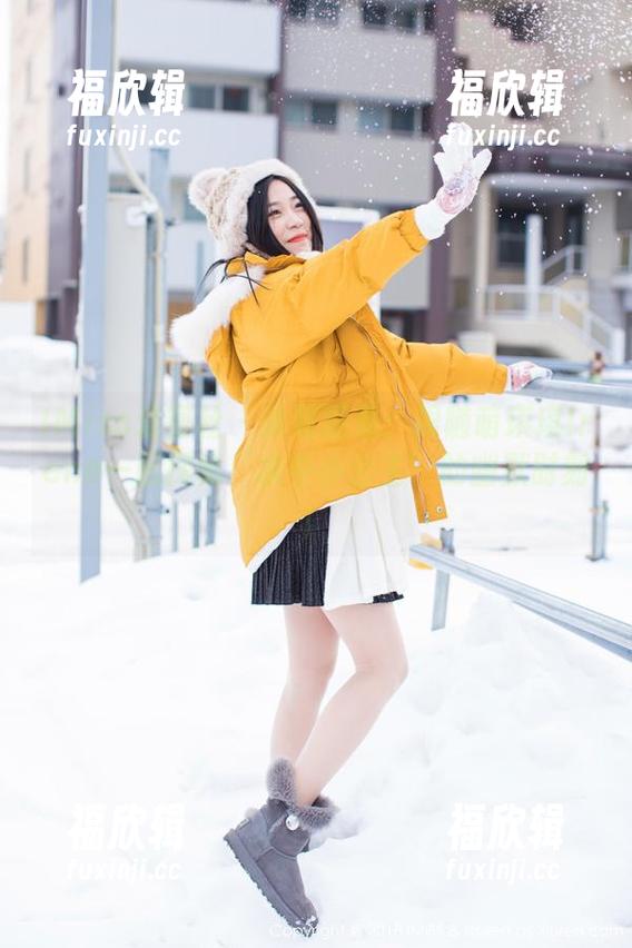 IMiss爱蜜社-萌琪琪Irene IMiss爱蜜社 - 泳装图集:跟随萌琪琪Irene一起探秘‘水中小公主’的幽默时刻!