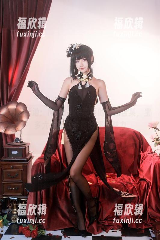 梦游泳池：Momoko葵葵的精选合集，宝多六花和新条茜的极致魅力