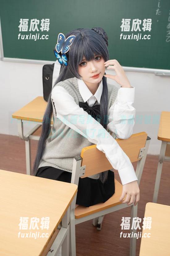 PoppaChan PoppaChan礼服写真分享:准备好被我的风采折磨了吗?!