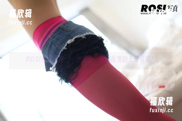 ROSI短裙美图：一秒爱上，裙摆摇曳的无限可能！