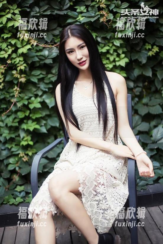 TouTiao头条女神-幻雪儿 TouTiao头条女神 - 幻雪儿新校服美图上线,更新如同春风拂面,简直不要太好看