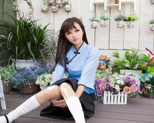 UGirls尤果网 – 安沛蕾的短裙福利原图曝光！爱她就要支持她！