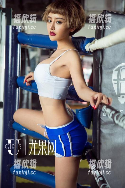 UGirls尤果网 - 那件护士服背后的故事：布莱尔昆娜的私房美图揭秘！