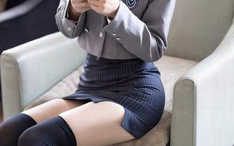 XIAOYU语画界 – 女王林乐一：最新写真，穿上了我最爱的拖鞋，谁敢说我不酷？