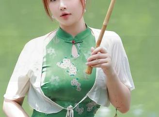 Xiuren秀人网 – 林杉杉丝袜套图：这得多少时间才能搭配出这么完美的感觉啊！