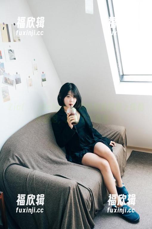 Zia(지아)Sehee–让你的屏幕也穿上情侣比基尼，别忘了下载哦！