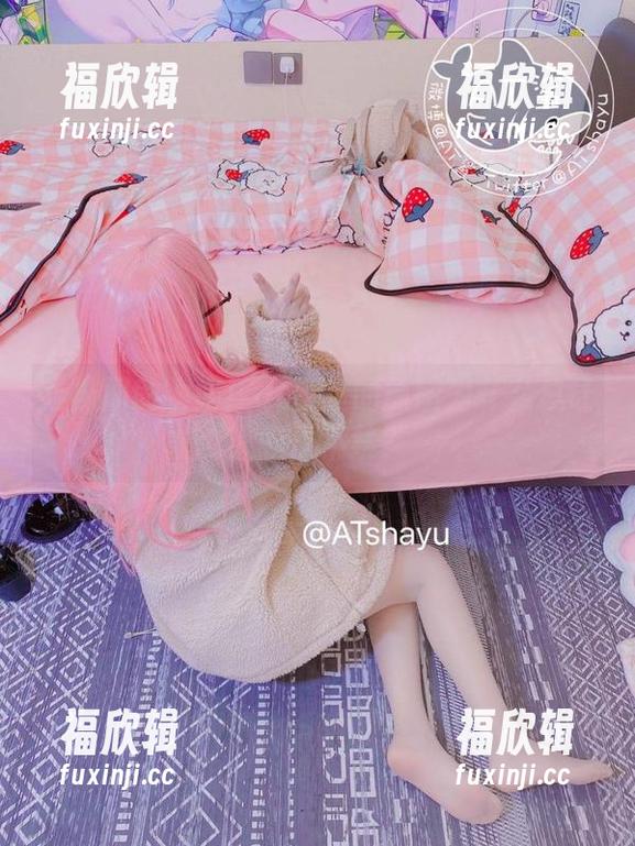 丝袜间的瞬间！at鲨鱼的原图为什么总让人忍俊不禁？
