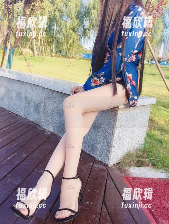 微密圈 - 丝月神的绒面高跟网袜：这份合集里每一张都是我心目中的“完美”！