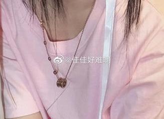 佳佳好难啊修女系列：最新图库一览，两眼一亮，感觉有点不太正经呢。