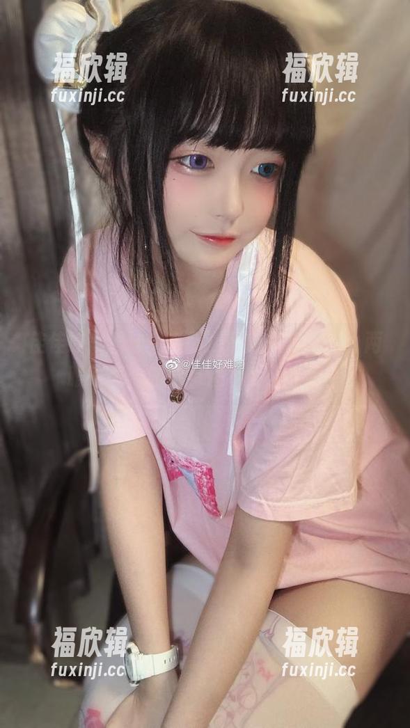 佳佳好难啊 佳佳好难啊修女系列:最新图库一览,两眼一亮,感觉有点不太正经呢。
