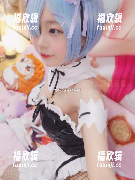 佳佳酱ovo 佳佳酱ovo的魅魔写真:你以为我只是看图?不,我是沉醉在光影之间!