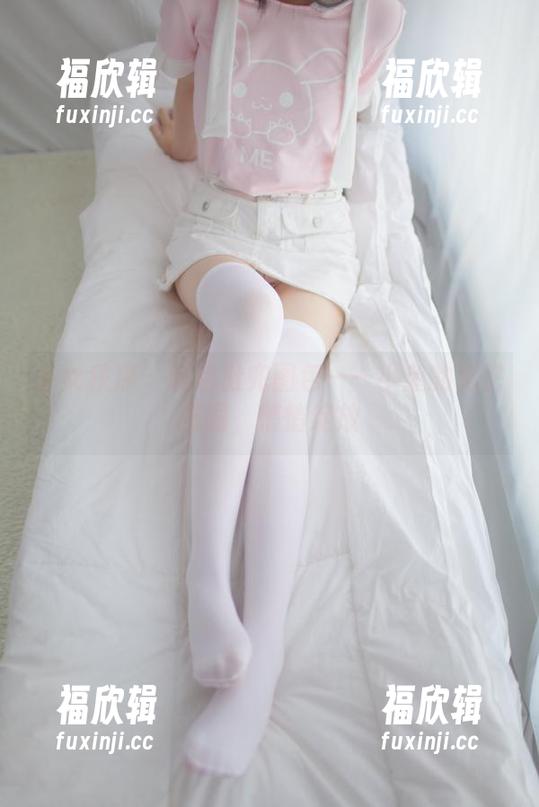 少女秩序-小鱼 少女秩序 - 粉色肚兜图包——小鱼的秘密花园,悄悄绽放