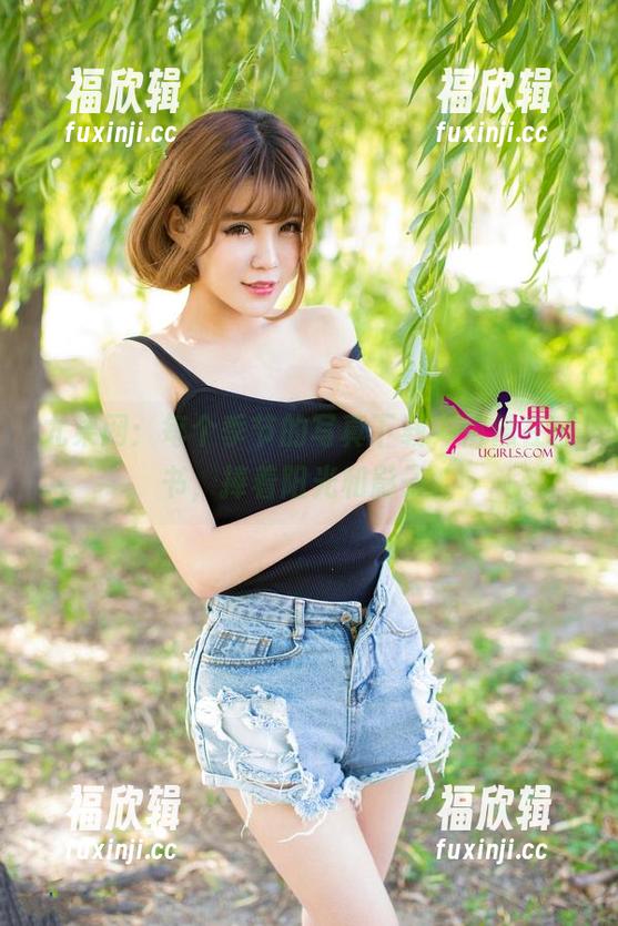 尤果网 尤果网:每个季节的写真下载,仿佛在翻书,捧着阳光和影子。
