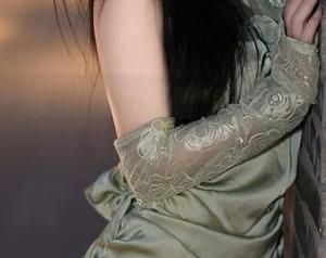 尤蜜荟 – 水流间的低语：小海臀Rean梦幻浴缸图集