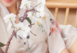 尤蜜荟 – “黄金宝儿”的私拍作品：当“婉约派野兽”遇上阳光，简直要炸了！