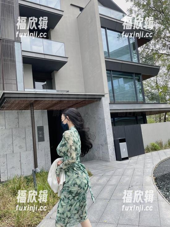 左公子666 微密圈 - 最新写真集!左公子666的空乘女友居家,解锁“懒人空乘”的日常与秘密!