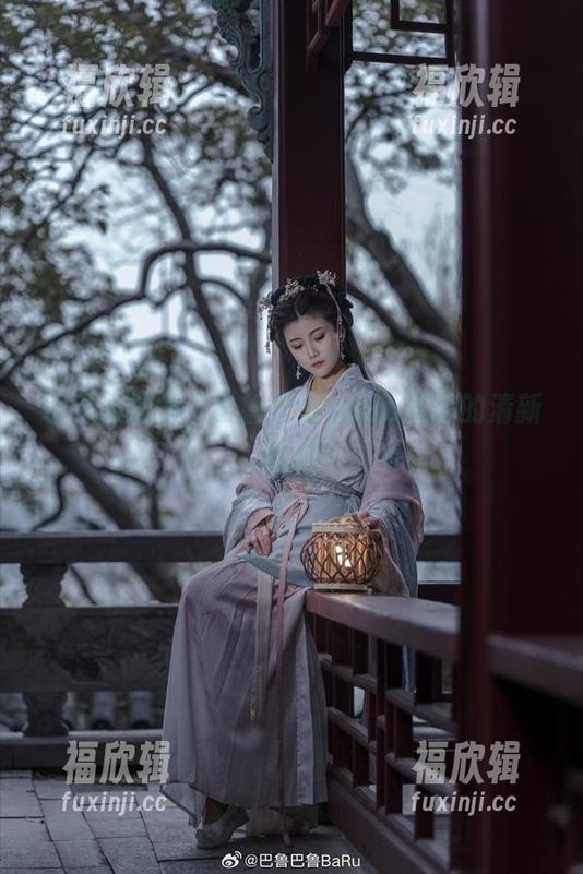 巴鲁巴鲁BaRu 水手服加持,巴鲁巴鲁BaRu私拍的清新迷雾