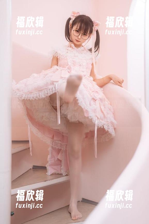幼水铃衣 幼水铃衣的瑜伽图集,高清,不仅是姿势,还是一场视觉的舞蹈!