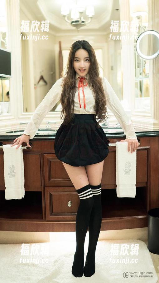 推女郎 - “杨伊的体操服：瞬间捕捉到我在床上大翻滚的自信！”快来分享这份倾斜的作品集！