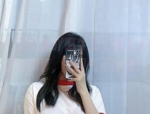 微密圈 – 是可馨吖喝牛奶，高清壁纸直击你的屏幕，一口气不能停！