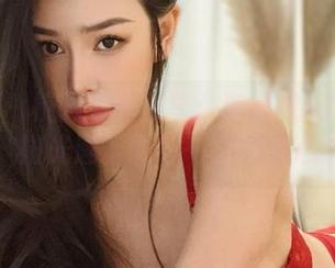 微密圈 – 校园写真分享：李嘉欣97在草坪上，阳光洒下的每一寸都是心跳。