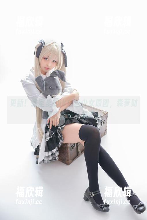 更新！教室里的jk白丝少女原图，森萝财团的魔法又来了！