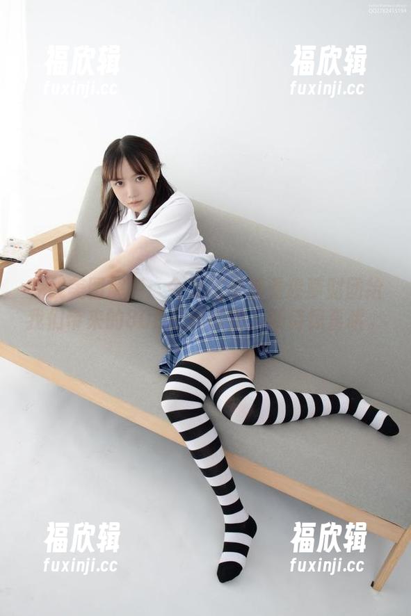 森萝财团 在线美图解锁:今天就来看看森萝财团给我们带来的80D白丝踩物,期待惊喜哦。