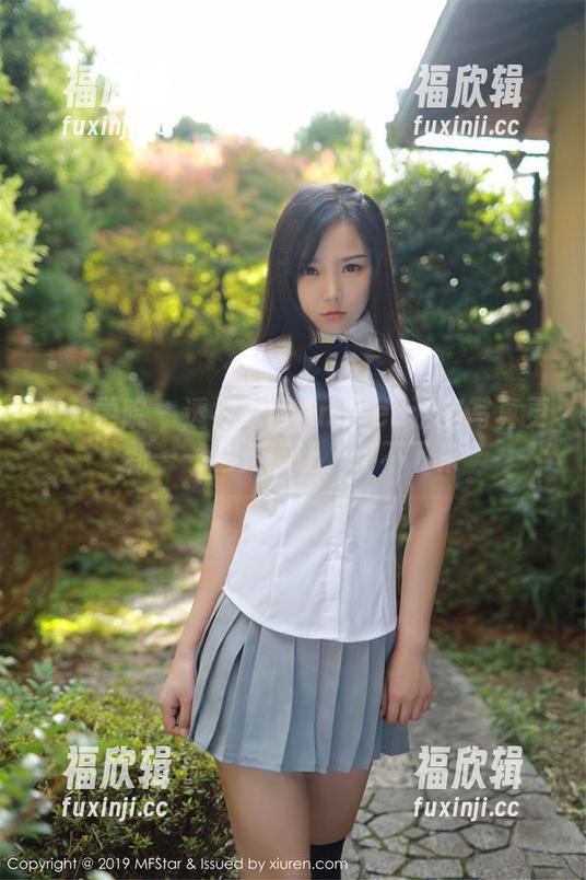 模范学院-露露Andrea 模范学院 - 透视露露Andrea浴室写真更新——这美感让人停不下来