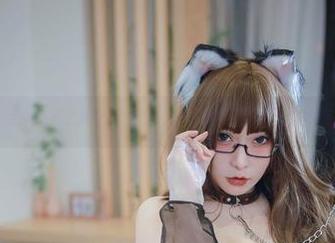 当女仆遇上透明：次屁啦私拍原图，清新又小暧昧