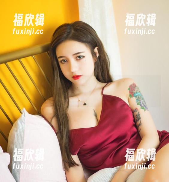 不怕你不喜欢！洛丽塔大哥的网袜高清分享，等你来评价！