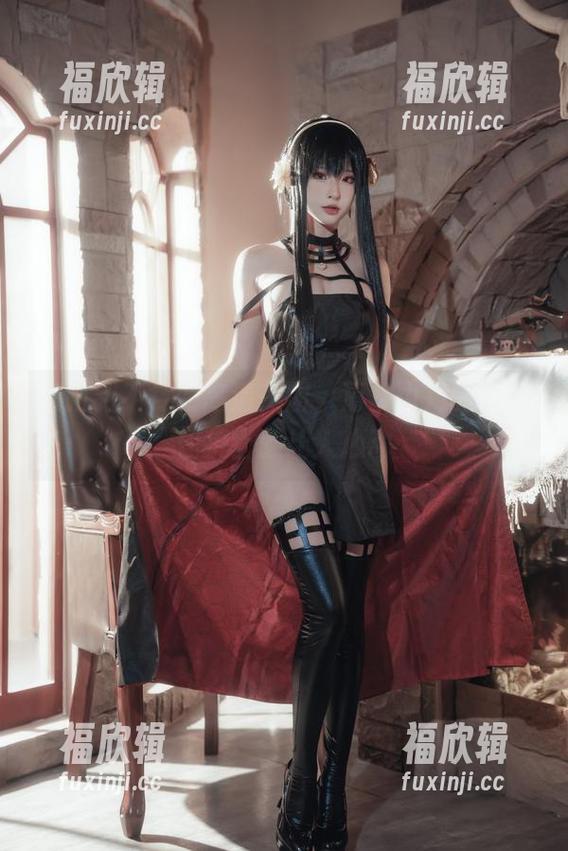 细腻到不行的高清美图，清水由乃的英仙座护士服让人心动