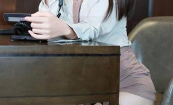 秀人网 – 你见过王俪丁小宝贝短裙里的风景吗？原图资源在这里等着你来“欣赏”！