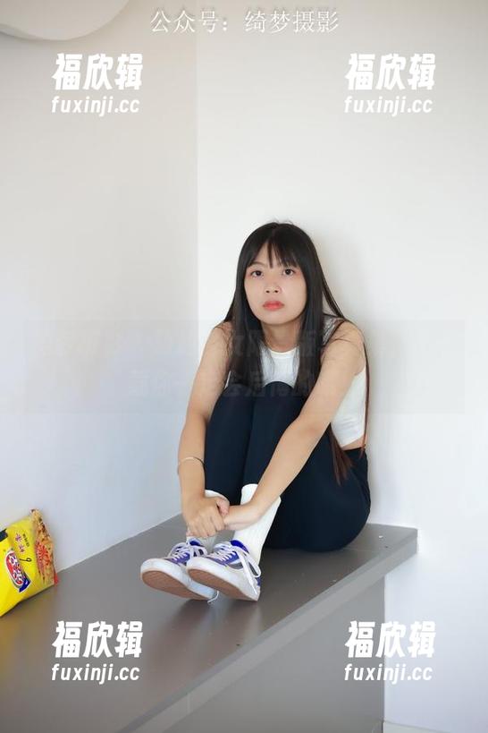绮梦摄影-幼幼 绮梦摄影 - 幼幼修女限量版写真集,不下载你一定会后悔的哦!