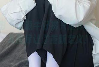 绮梦摄影 – 谁说牛仔裤只是休闲款？稻芽儿图库让你重新定义！