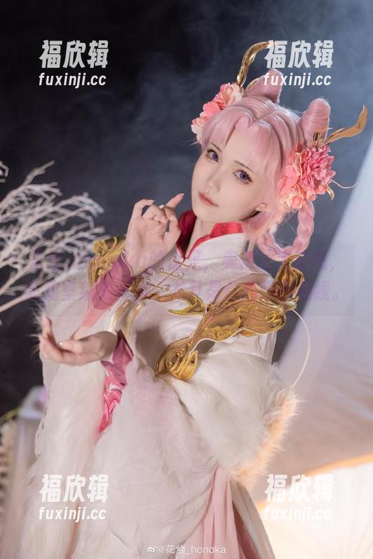 花兮_honoka的裸足，美得让人窒息，高清壁纸来一发，尤其是你灼热的视线。
