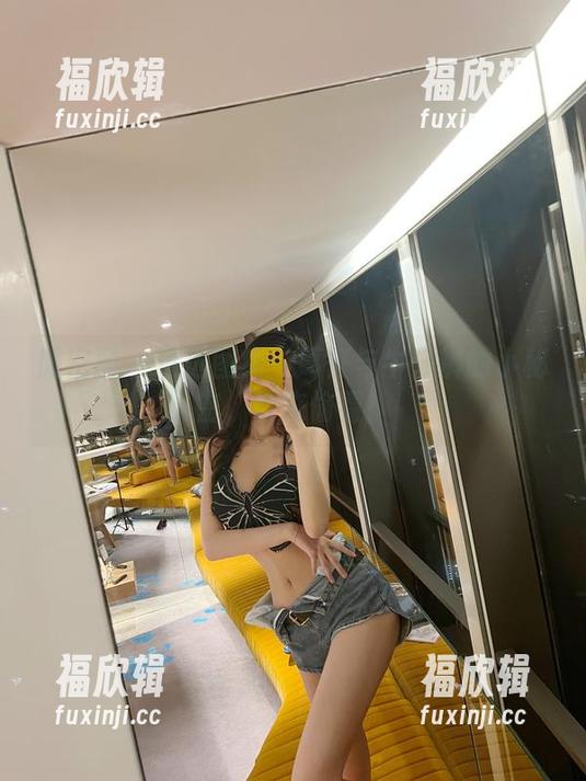 微密圈 - 精选图库：葛征与牛仔裤的小秘密，快来偷看！