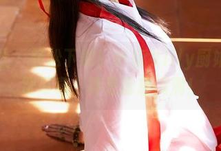 蜜桃社 – 轻松下载！小魔女lily厨娘的免费写真，真是诱惑满满！