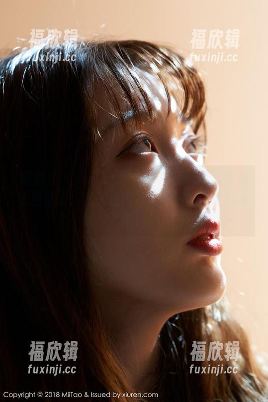 蜜桃社 - 重磅更新：萌美Moemi连衣裙美图来了！看她怎么把连衣裙穿出了新高度！