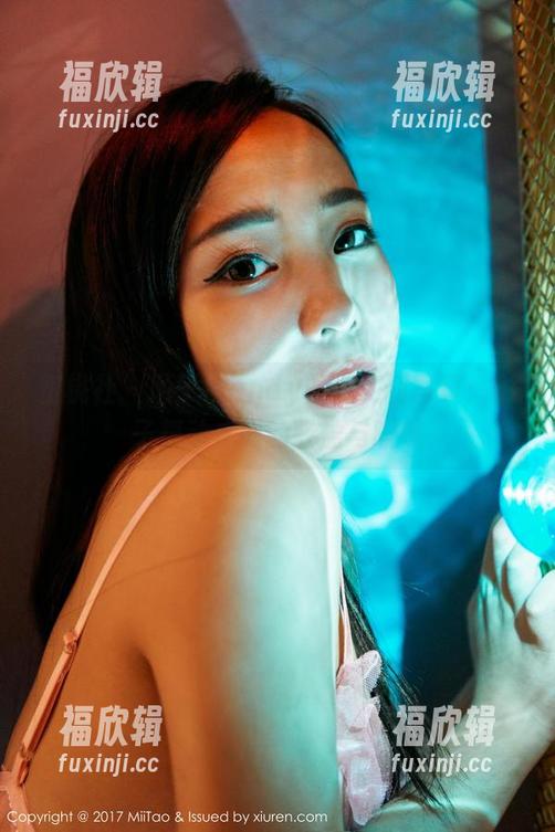 蜜桃社-陌子Mandy 蜜桃社 - 陌子Mandy的第二刊写真:影子舞动之间的轻盈与暧昧