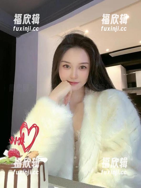 微密圈 - 跟随陈大小姐的妹妹图包：一场追逐光影的冒险