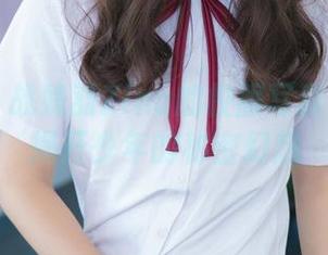 青豆客 – 战姝羽Zina的校服写真集：原图揭开少年的秘密幻想